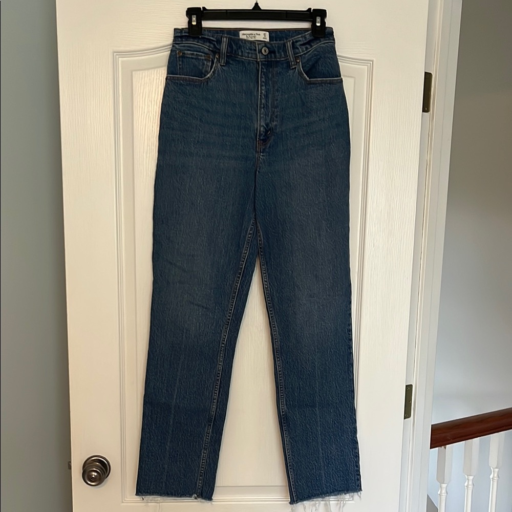 Abercrombie & Fitch High The 90s Straight Ultra High Rise—Curvy Love style